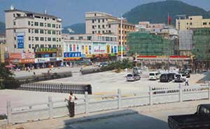 惠州新圩政府伸縮門(mén)案例