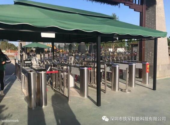 智慧景區(qū)人臉識(shí)別票務(wù)系統(tǒng)三輥閘