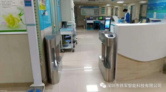 醫(yī)院通道閘機及醫(yī)院健康碼人臉識別閘機解決方案