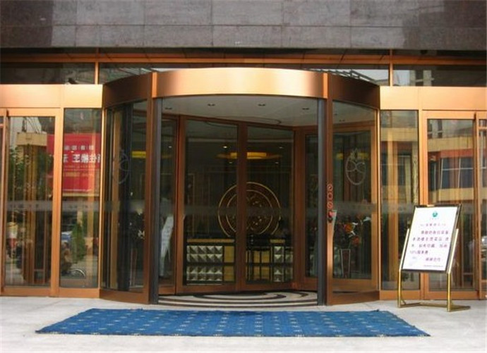 兩翼旋轉(zhuǎn)門