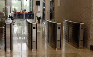 上海銀行大廈通道閘案例 - 中出網-智能出入口與停車充電門戶