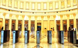 中國平安金融大廈通道閘案例 - 中出網-智能出入口與停車充電門戶