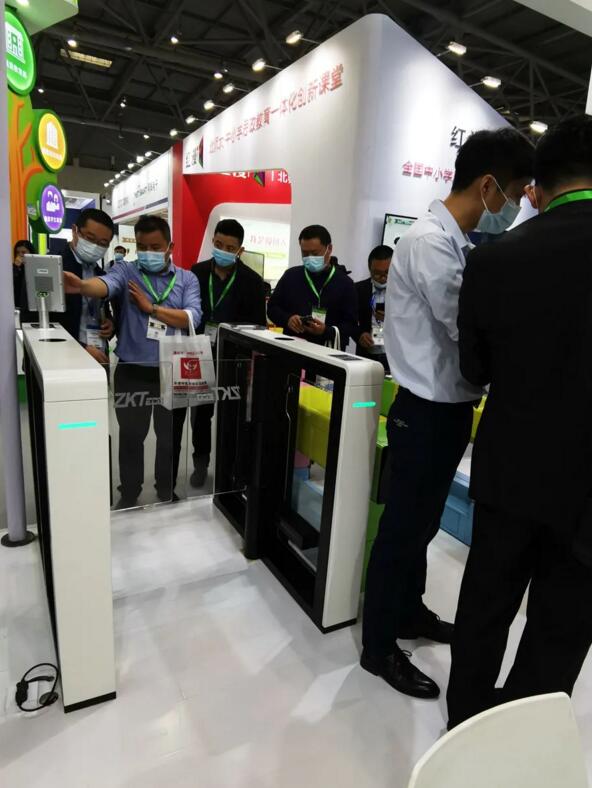 熵基科技以生物識別技術(shù)和計算機視覺技術(shù)為核心的先進產(chǎn)品和解決方案