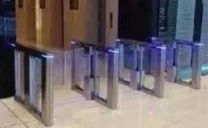 深圳皇崗商務(wù)中心通道閘案例