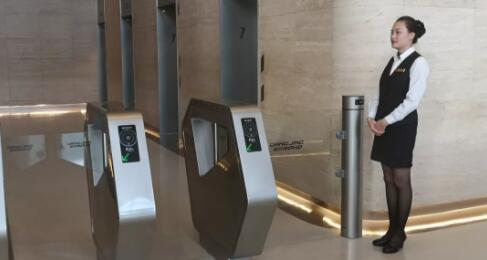 令令開門獲評SOHO中國“優(yōu)秀合作伙伴”