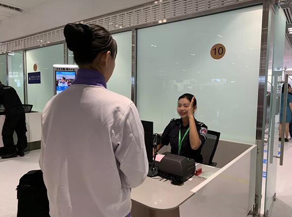 瑞為機場人臉識別一體機