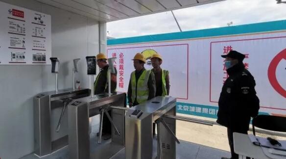 瑞為測(cè)溫人臉識(shí)別一體機(jī)設(shè)備