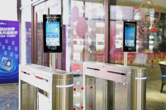 人臉識(shí)別無感通行