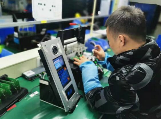 聯(lián)盟秘書處一行參觀了立林的生產(chǎn)車間和實驗室