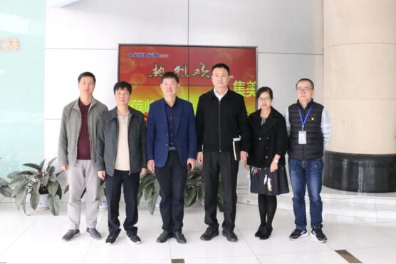 廈門市集美區(qū)副區(qū)長張達、工信局副局長王志衛(wèi)領導一行到立林走訪參觀