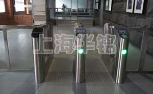 上?？萍季W通道閘案例 - 中出網-智能出入口與停車充電門戶