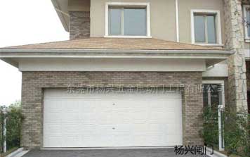 翻板車庫門 - 遙控翻板電動車庫門