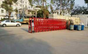 東莞東城豪華大紅電動(dòng)伸縮門案例