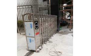 東莞市溫塘皂三工業(yè)區(qū)電動(dòng)伸縮門案例
