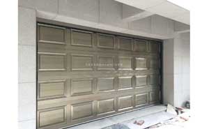 莞城中心翻板電動車庫門案例 - 中出網(wǎng)-智能出入口與停車充電門戶