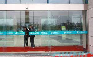 江蘇盛澤醫(yī)院自動門案例 - 中出網(wǎng)-智能出入口與停車充電門戶