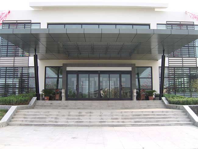 威海天沐自動(dòng)門案例 - 中出網(wǎng)-智能出入口與停車充電門戶