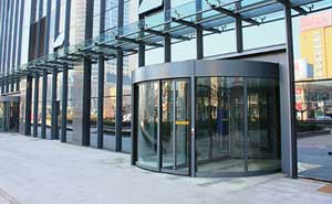 青島遠(yuǎn)洋大廈旋轉(zhuǎn)門(mén)案例 - 中出網(wǎng)-智能出入口與停車(chē)充電門(mén)戶(hù)