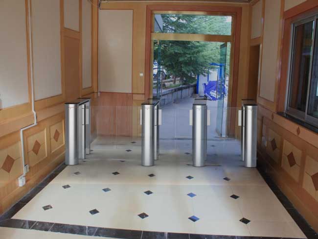 西藏自治區(qū)公安廳通道閘案例 - 中出網(wǎng)-智能出入口與停車充電門戶