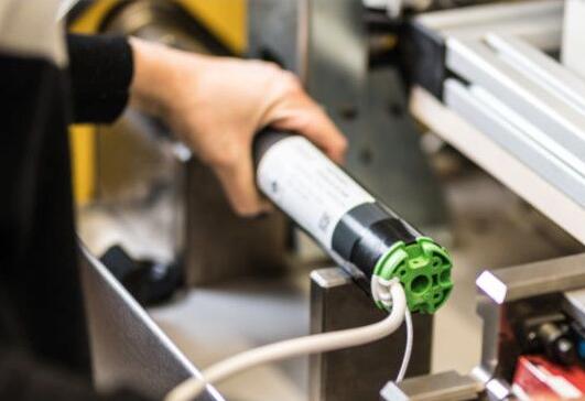 上海尚飛簾閘門窗設(shè)備有限公司