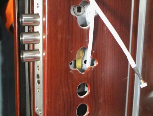 內(nèi)置離合的直插芯鎖體和“門(mén)內(nèi)外雙安全系統(tǒng)”