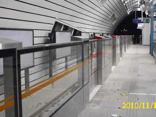 房山線屏蔽門案例 - 中出網(wǎng)-智能出入口與停車充電門戶