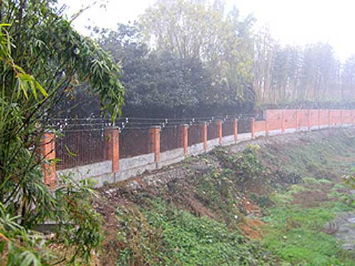 成都藍光地產電子圍欄案例 - 中出網-智能出入口與停車充電門戶