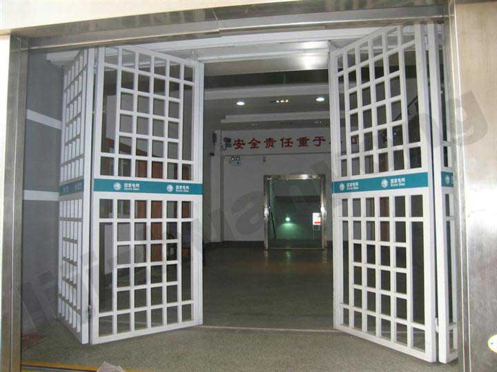 工業(yè)折疊卷簾門