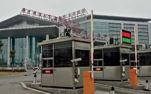 武漢同濟(jì)醫(yī)院光谷分院車牌識(shí)別系統(tǒng)案例 - 中出網(wǎng)-智能出入口與停車充電門戶