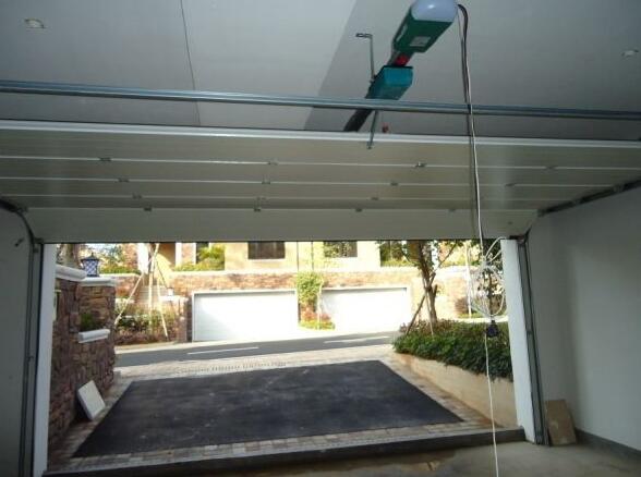 許昌出安智能車庫(kù)門在九洲水岸香樟的工程驗(yàn)收