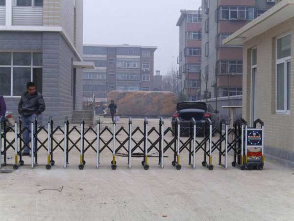 喜迎德陽出安智能電動伸縮門進(jìn)駐德陽西都名苑