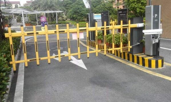 永州出安智能道閘彰顯永州衡器大門(mén)口形象