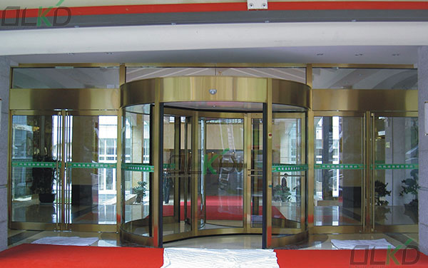 感恩太陽(yáng)山選擇了玉溪出安智能旋轉(zhuǎn)門