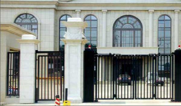 熱烈祝賀克拉瑪依出安智能電動(dòng)折疊門(mén)進(jìn)駐克拉瑪依市榮昌有限責(zé)任公司